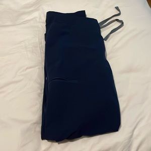 Figs navy yola skinny scrub pants size S